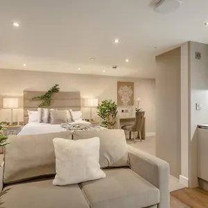 4* Aparthotel Heritage Mews